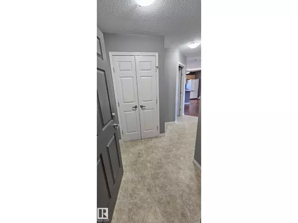 Edmonton, AB T6W1N2,#402 622 MCALLISTER LO SW