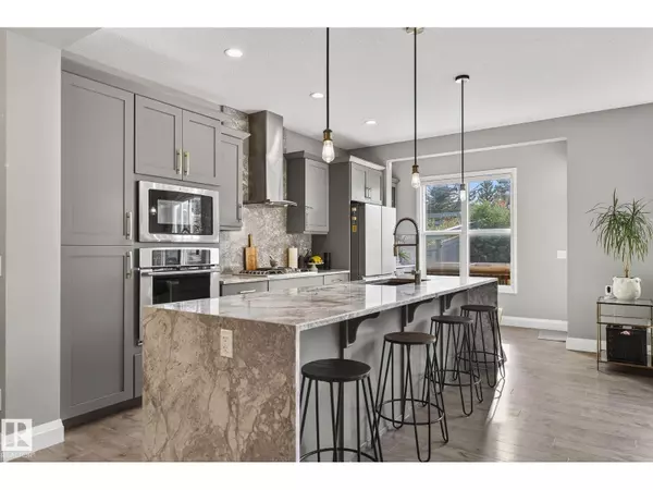 1737 DUMONT CRESCENT SW, Edmonton, AB T6W3J2