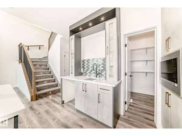 Spruce Grove, AB T7X0W2,39 MEADOWGROVE LN