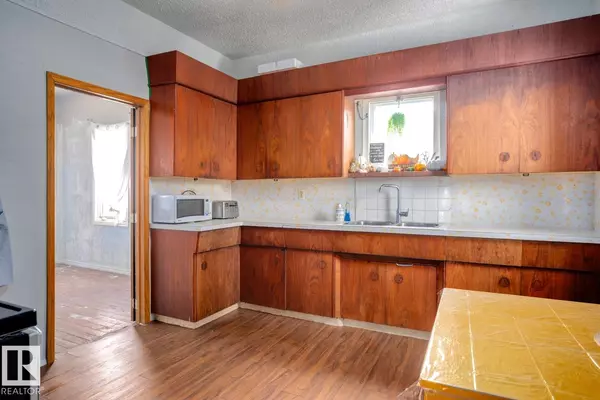 Edmonton, AB T5W2Z2,12116 48 ST NW