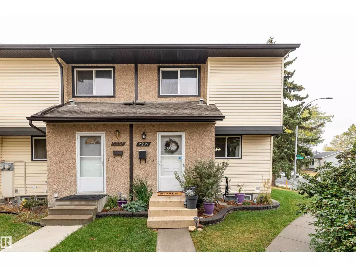 Edmonton, AB T5Y1H9,3231 142 AV NW