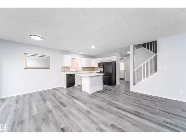 Edmonton, AB T6R0C6,#32 120 MAGRATH RD NW