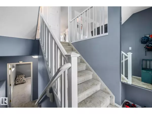 Edmonton, AB T6R2R2,#23 1237 CARTER CREST RD NW