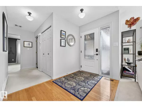 Sherwood Park, AB T8H1Z4,104 CHANCERY PT