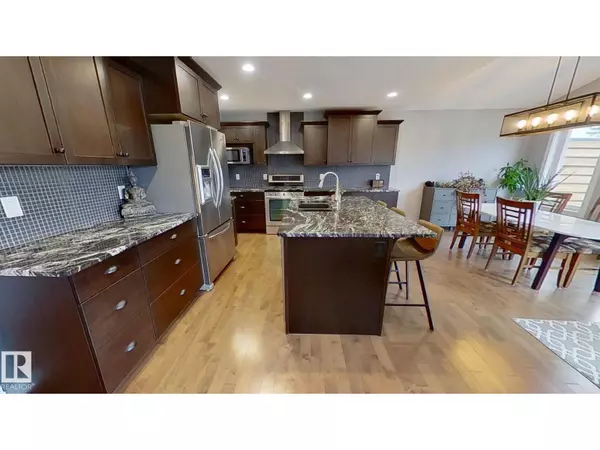 Sherwood Park, AB T8H0T8,122 SUNTERRA WY
