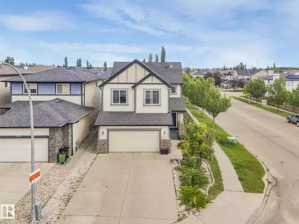 1004 SECORD PM NW, Edmonton, AB T5T4A4