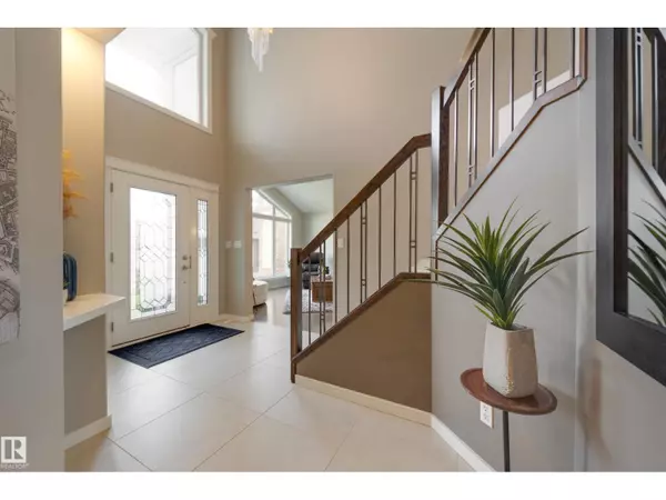 Edmonton, AB T6R2E5,91 Cormack CR NW NW