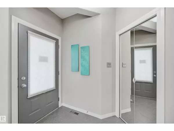 Edmonton, AB T6W1H9,2311 BAILEY CO SW