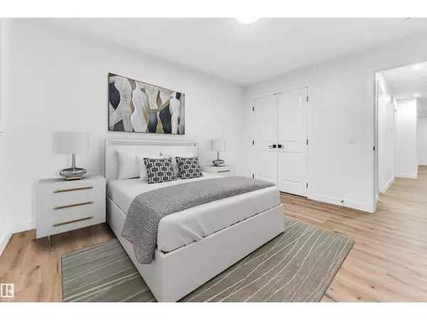 Edmonton, AB T6L5J4,4616 32 AV NW