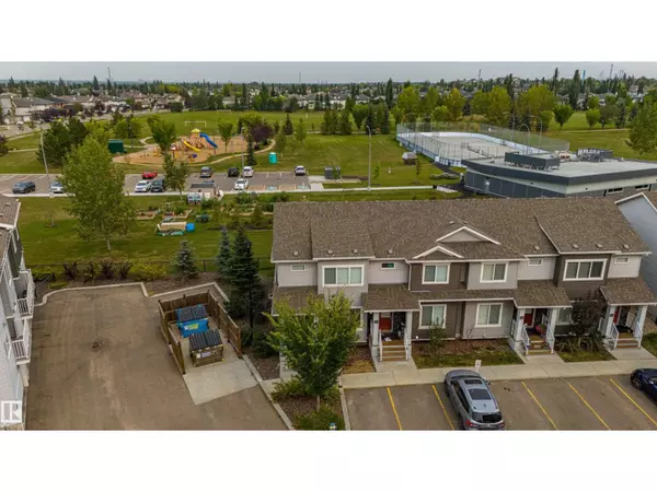 Edmonton, AB T6R0W6,#32 2121 HADDOW DR NW