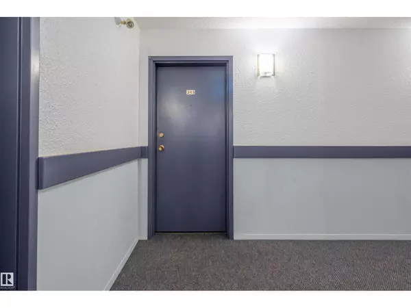 Edmonton, AB T6L5P2,#203 1628 48 ST NW