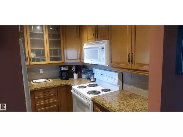 Edmonton, AB T6H5G9,#415 5520 RIVERBEND RD NW