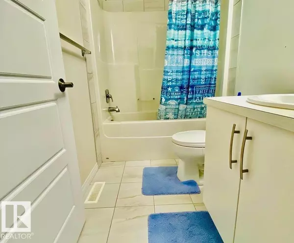 Edmonton, AB T5T7B4,1511 Secord Rd NW NW