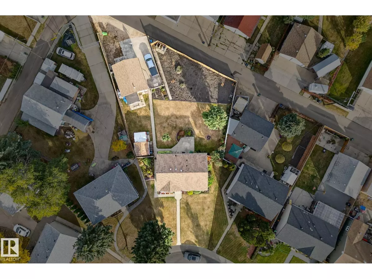 Edmonton, AB T5L4A6,12236 136 AV NW