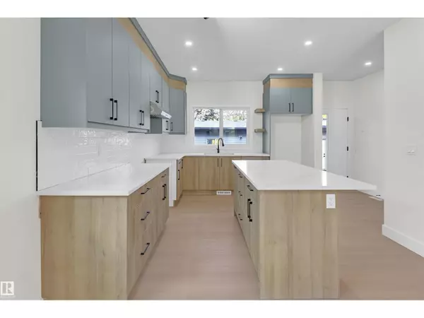 Edmonton, AB T6C1R1,7938 91 AV NW