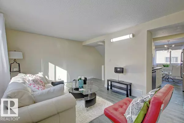 Edmonton, AB T5W4R4,692 ABBOTTSFIELD RD NW