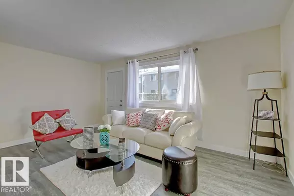 Edmonton, AB T5W4R4,692 ABBOTTSFIELD RD NW