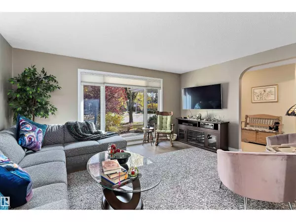 St. Albert, AB T8N1V8,8 FARMSTEAD AV