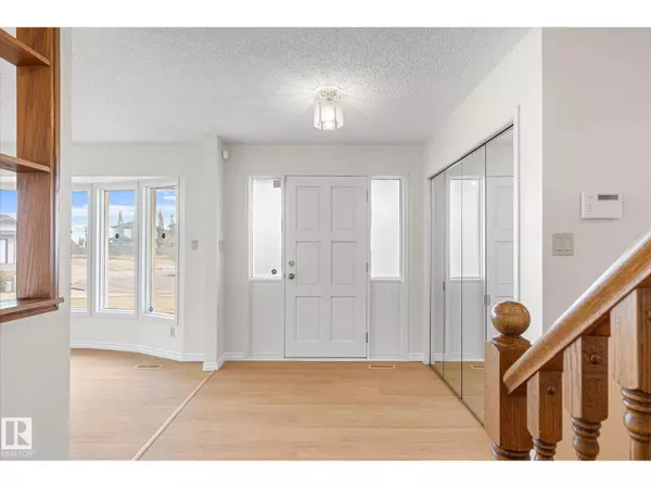 Edmonton, AB T5A4K9,4632 126 Avenue NW