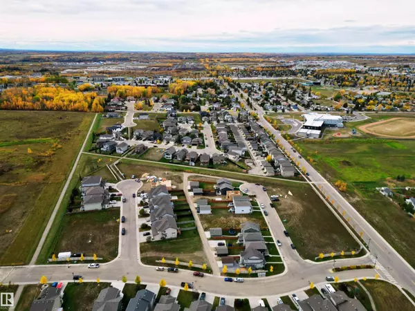 Drayton Valley, AB T7A0B4,4014 & 4016 42 AV