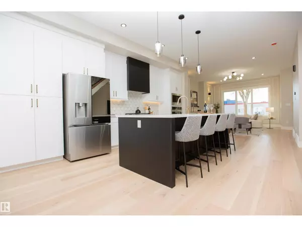 Edmonton, AB T5R0P5,9127 143 ST NW