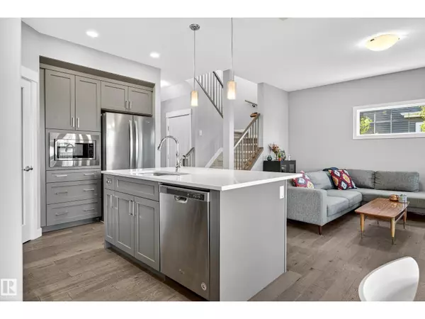 Edmonton, AB T5T7G1,22540 82 AV NW