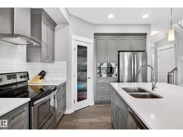 Edmonton, AB T5T7G1,22540 82 AV NW