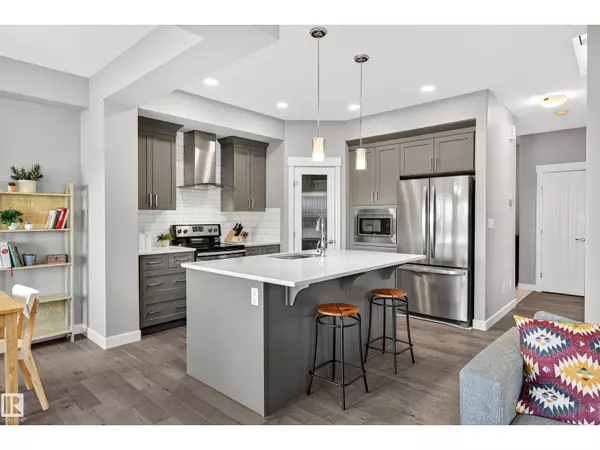 22540 82 AV NW, Edmonton, AB T5T7G1