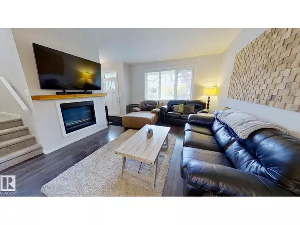 Edmonton, AB T6W2B3,3456 CUTLER CR SW SW