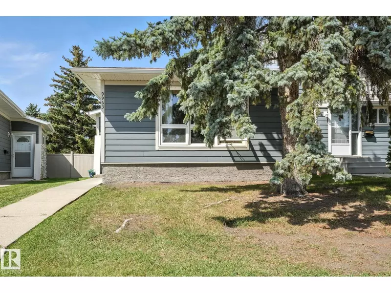 9963 171 Ave NW, Edmonton, AB T5X4X2