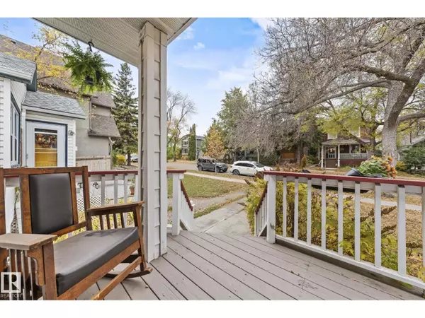 Edmonton, AB T6E2B8,9809 83 AV NW