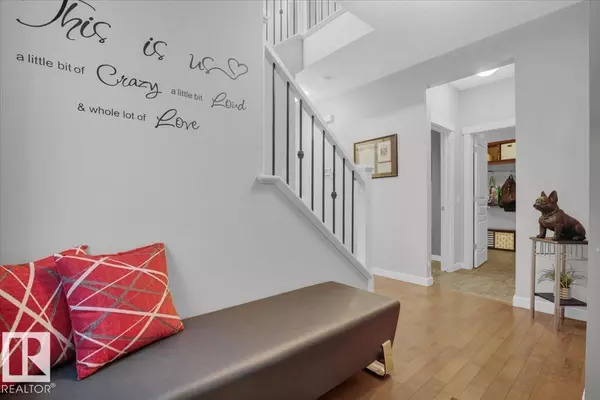 Edmonton, AB T6W2H2,1035 158 ST SW