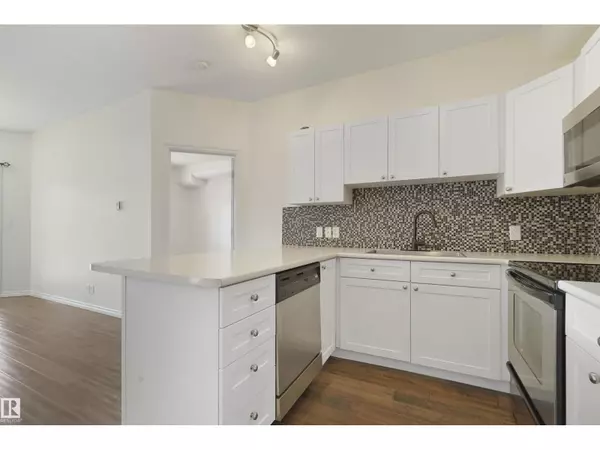 Edmonton, AB T5K1M7,#414 10235 112 ST NW