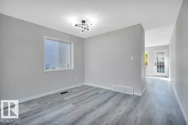 Edmonton, AB T6J6W4,840 113A ST NW