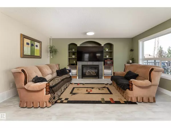 Edmonton, AB T6V1S9,16108 130 ST NW