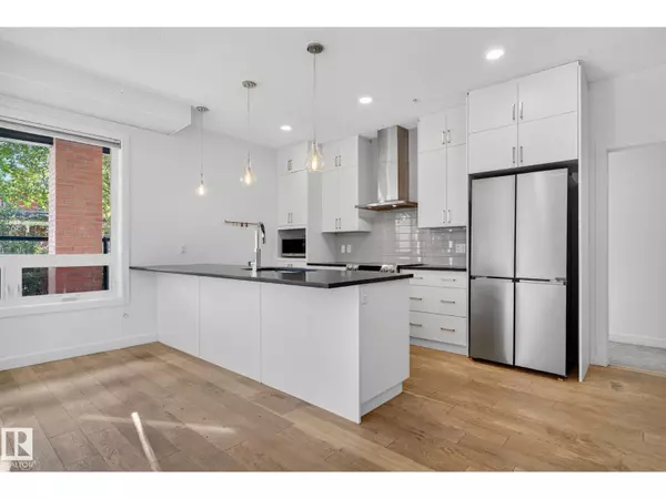 Edmonton, AB T6E2H6,#103 10606 84 AV NW