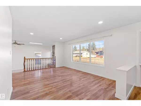 Edmonton, AB T6J1L9,3524 114 ST NW