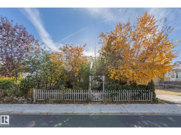 9325 110 AV NW, Edmonton, AB T5H1H2