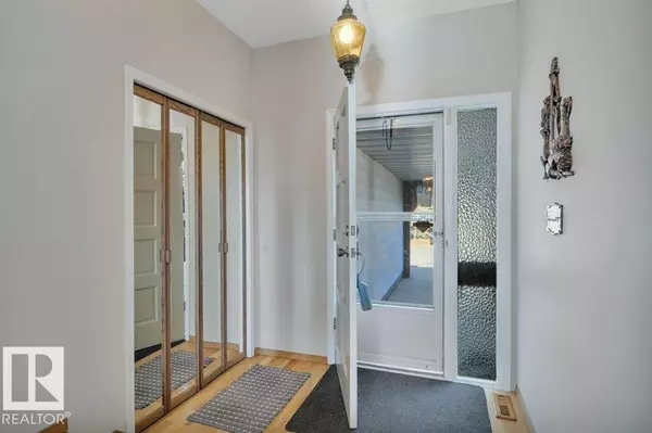 Edmonton, AB T6K3G4,1117 77 ST NW