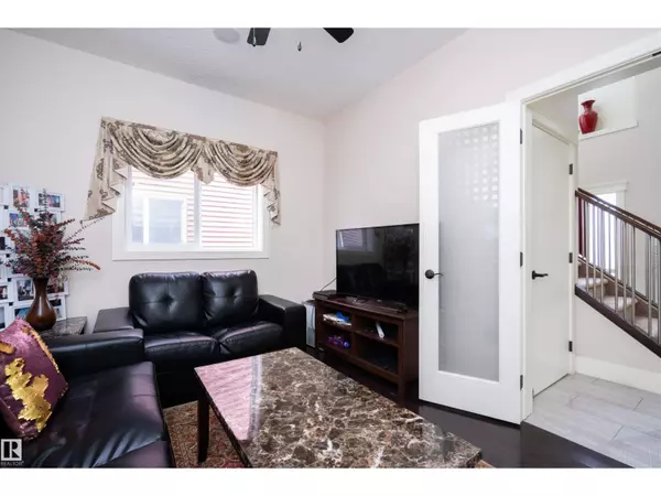 Edmonton, AB T6X1A2,1908 86 ST SW SW