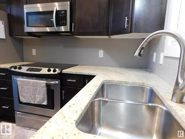 Edmonton, AB T6G0K7,#50 11518 76 AV NW