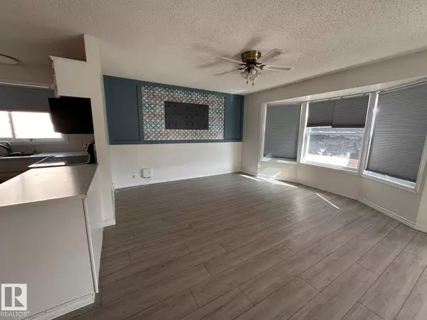 Edmonton, AB T6L2T5,2014 46 ST NW