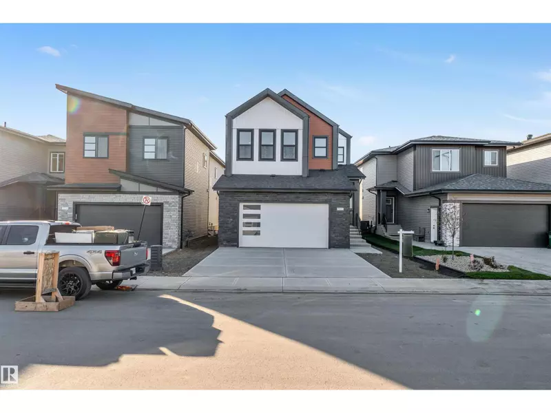 7663 KIMIWAN CR SW, Edmonton, AB T6W5N6