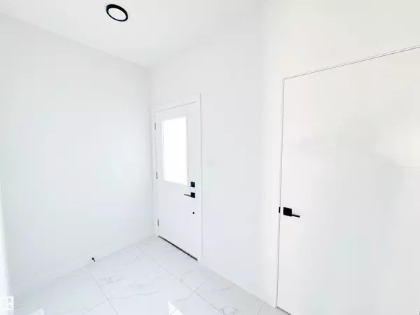 Edmonton, AB T6L3E8,1314 35 ST NW