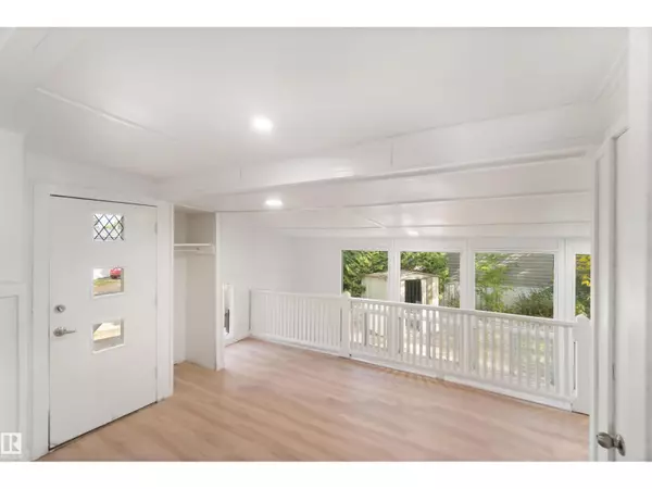 Spruce Grove, AB T7X3K9,#118 305 Calahoo RD