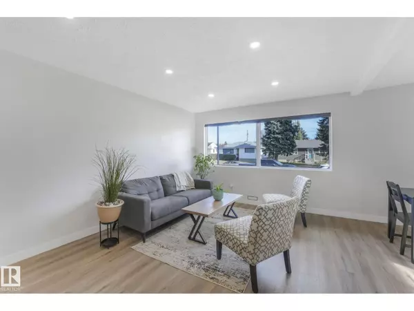 Edmonton, AB T6C2X1,7404 82 ST NW