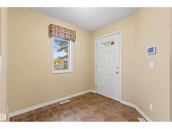 Edmonton, AB T6R0C9,#63 1128 156 ST NW