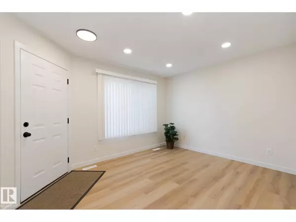 Spruce Grove, AB T7X4J9,#1305 610 KING ST