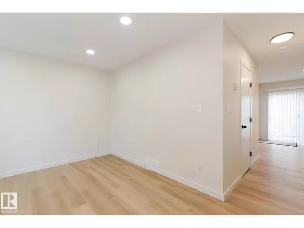 Spruce Grove, AB T7X4J9,#1305 610 KING ST