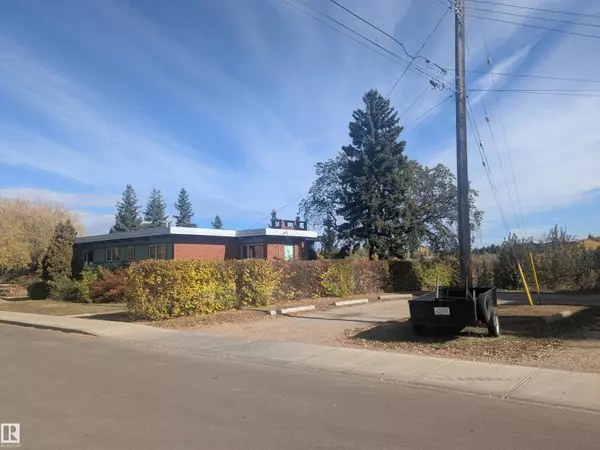 Edmonton, AB T6C3Y4,8311 96 ST NW